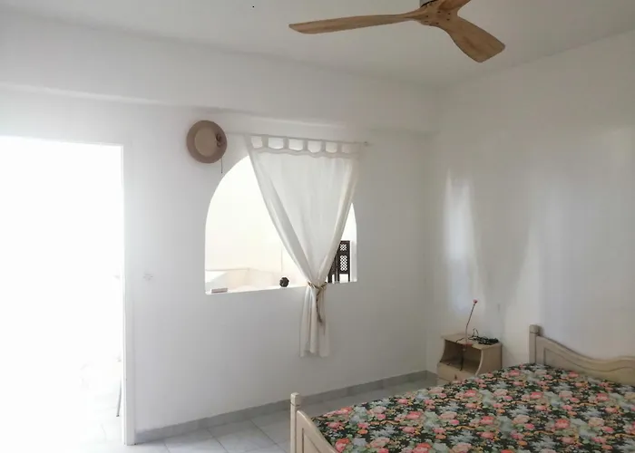 Renovated In The Heart Of Paroikia. *