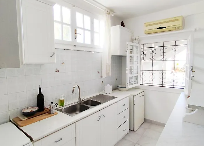 Renovated In The Heart Of Paroikia. * Páros