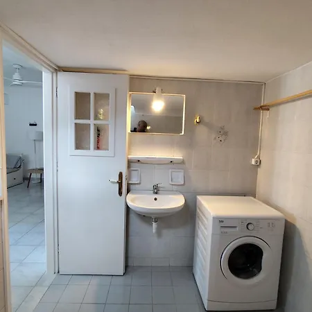 Renovated In The Heart Of Paroikia. Apartment *